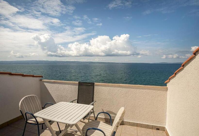 דירת חדר נוף לים, Pansion Amigos