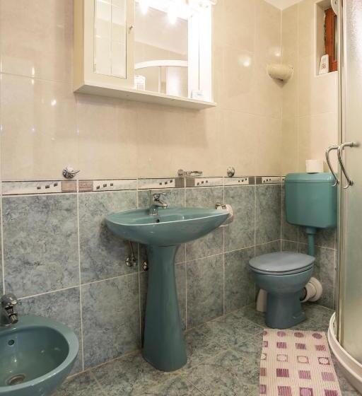 דירת חדר עם נוף לים ומרפסת, Pansion Amigos