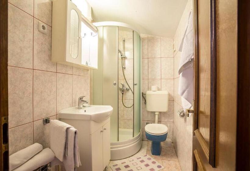 דירת חדר נוף לגינה, Pansion Amigos