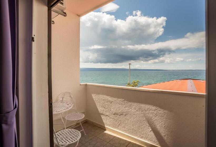 חדר דלוקס נוף לים, Pansion Amigos