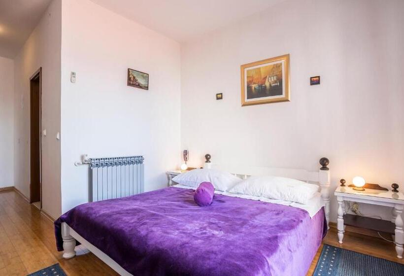 חדר דלוקס נוף לים, Pansion Amigos