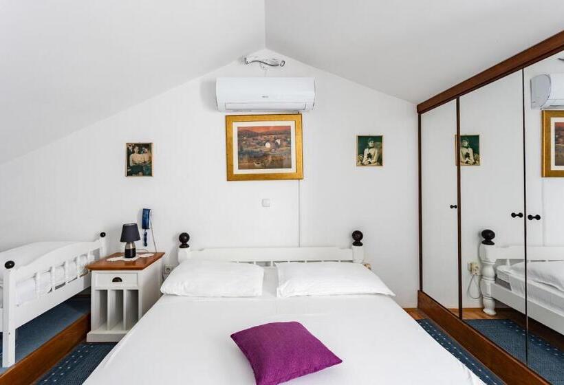 דירת חדר נוף לים, Pansion Amigos