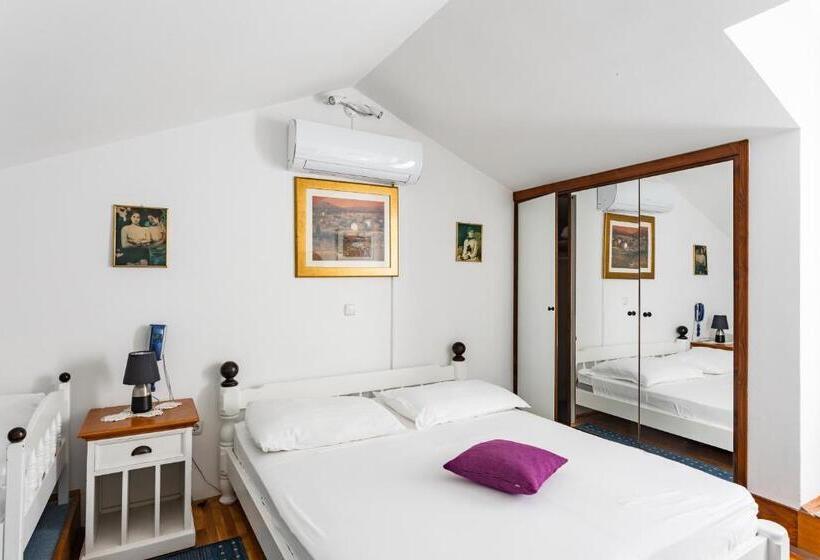 דירת חדר נוף לים, Pansion Amigos