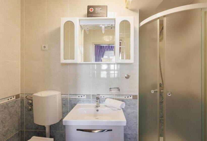 דירת חדר נוף לים, Pansion Amigos