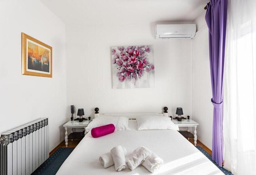 חדר דלוקס נוף לים, Pansion Amigos