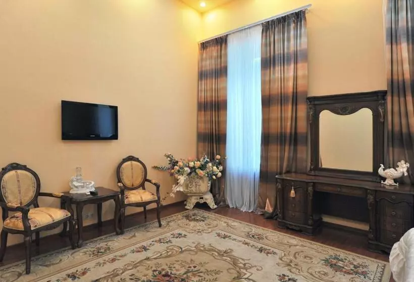 Suite cu Priveliști, Reno