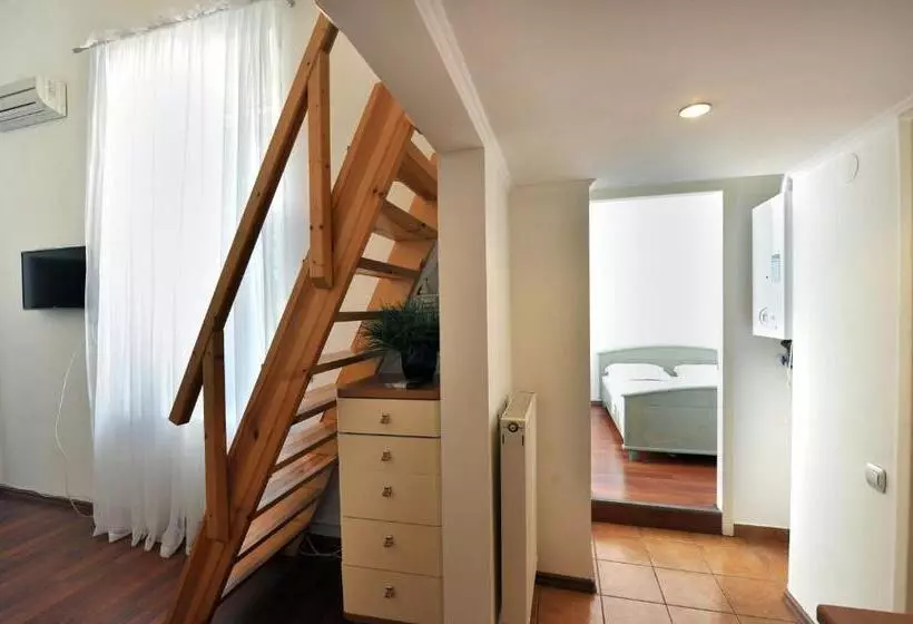 Apartament 1 Dormitor cu Balcon, Reno
