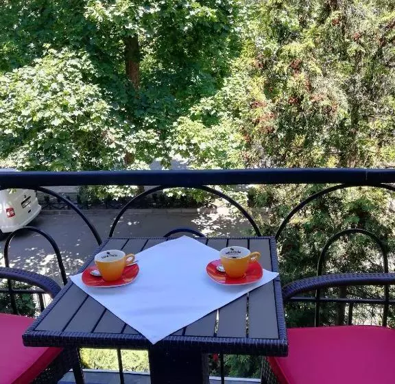 Apartament 1 Dormitor cu Balcon, Reno
