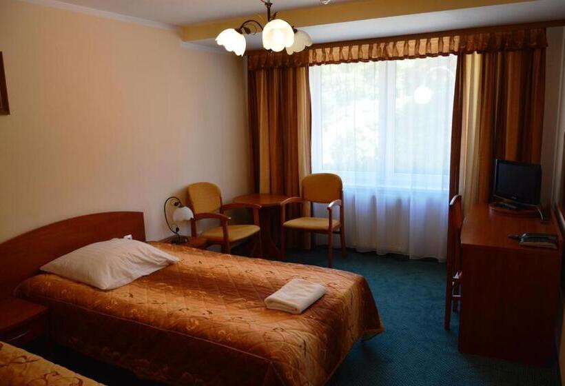 スタンダードトリプルルーム, Willa Wolność