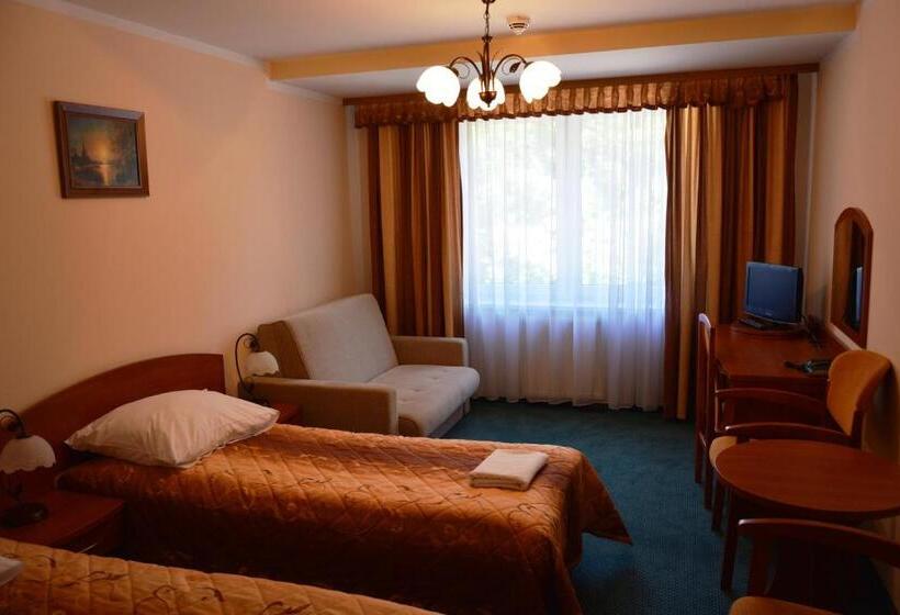 スタンダード4人部屋, Willa Wolność