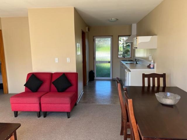 آپارتمان 2 خوابه, Jade Court Motel