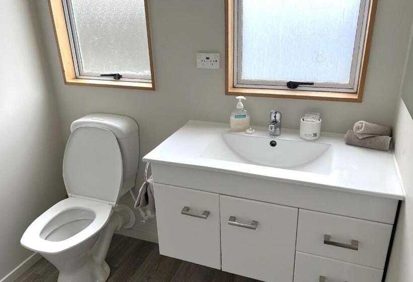 آپارتمان 2 خوابه, Jade Court Motel