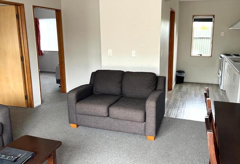 آپارتمان 2 خوابه, Jade Court Motel