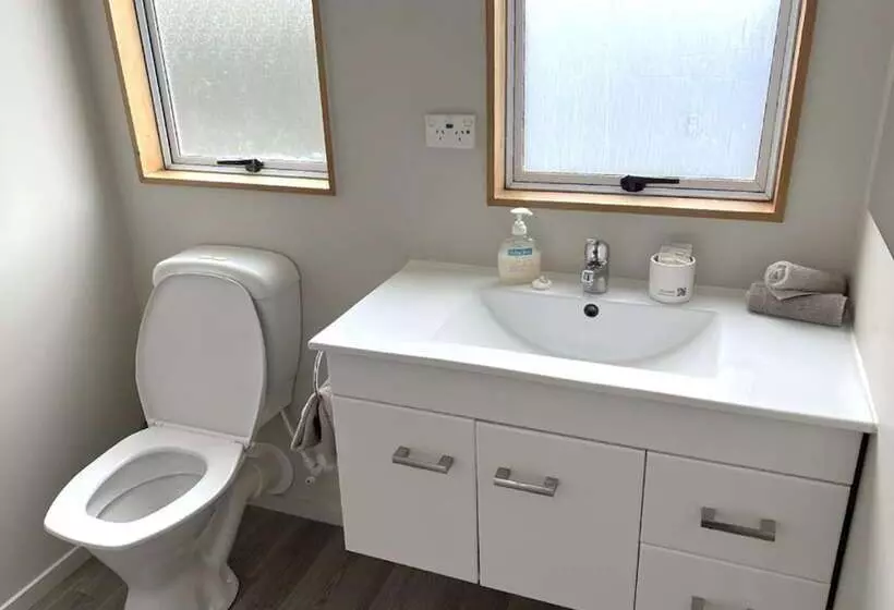 آپارتمان 2 خوابه, Jade Court Motel