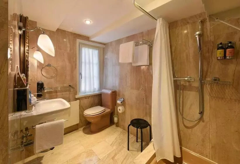 Comfort Yhden Hengen Huone, Romantik Hotel Schwan
