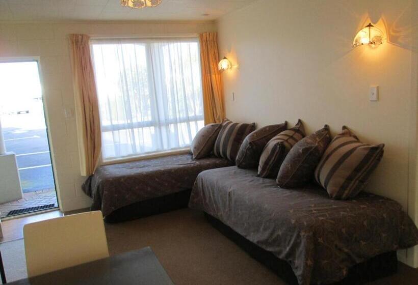 דירת חדר, Shortland Court Motel