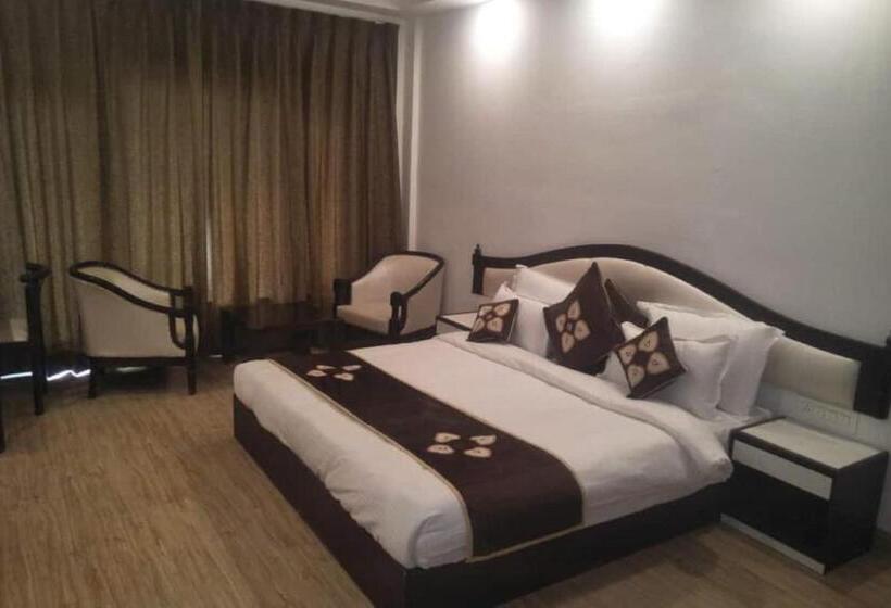 キングサイズベッドのデラックスルーム, Shivalik Hills Mussoorie