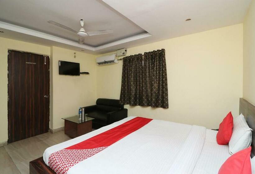 اتاق استاندارد, Vaccinated Staff- Oyo 45540 Prakash Inn