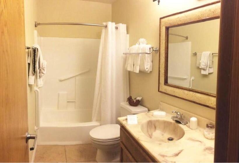 Suite, Getaways At Snow Lake Lodge