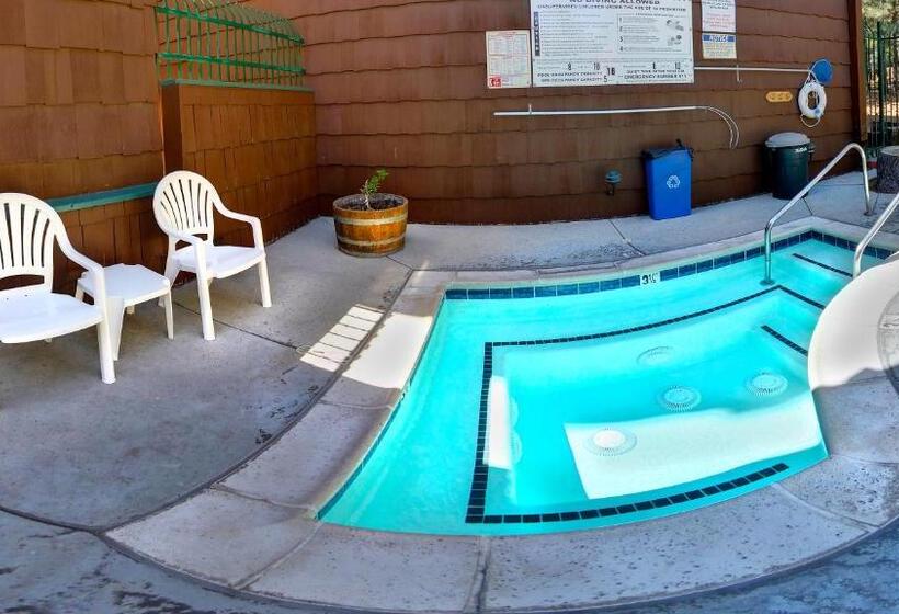 Suite, Getaways At Snow Lake Lodge