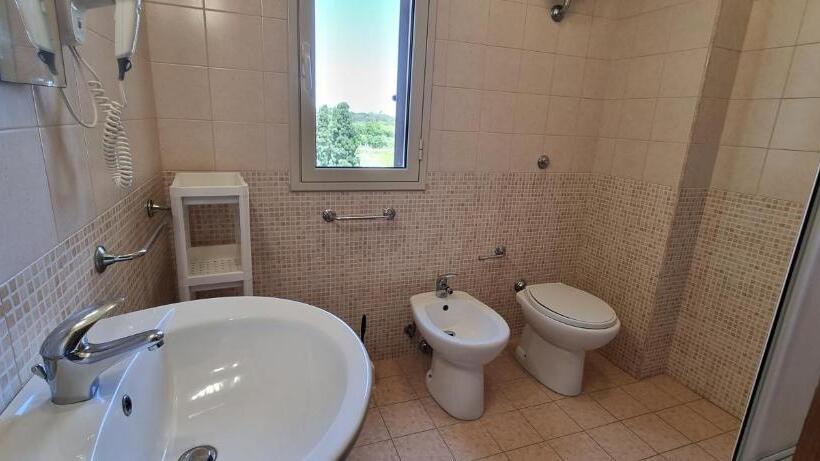 חדר סטודיו סטנדרד, Catona House