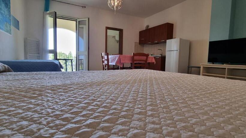 חדר סטודיו סטנדרד, Catona House