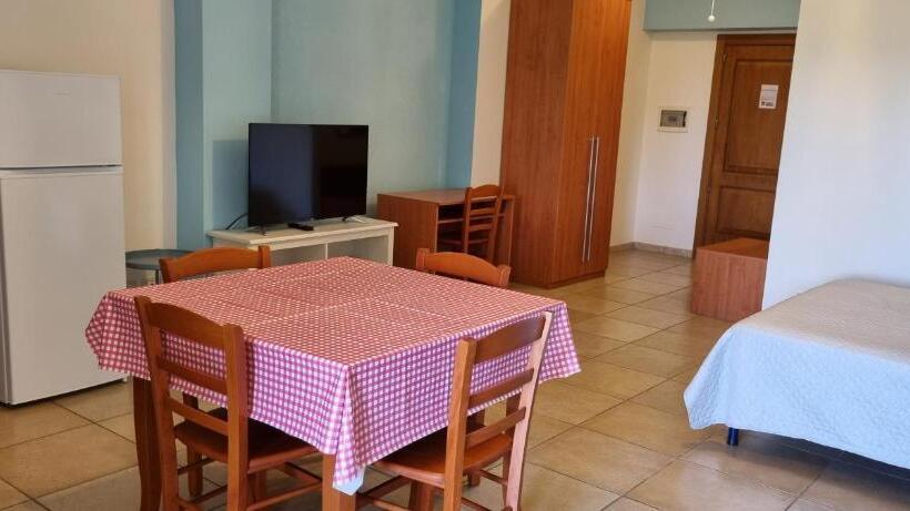 חדר סטודיו סטנדרד, Catona House