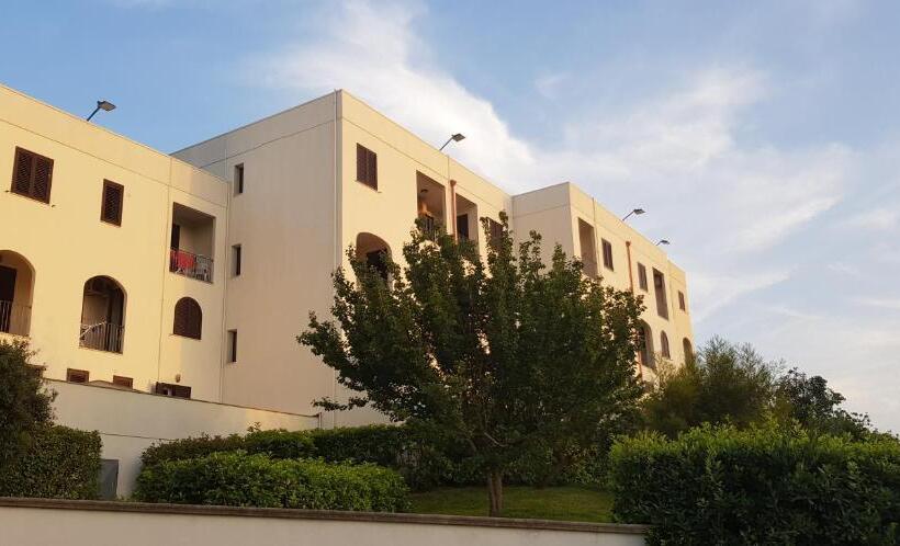 חדר סטודיו סטנדרד, Catona House