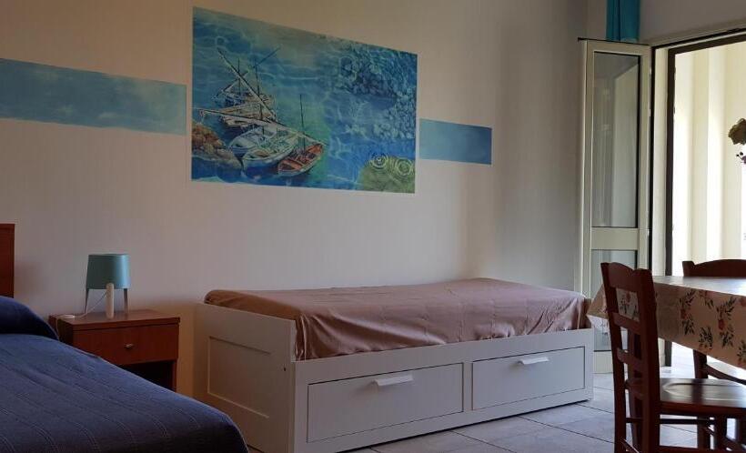 חדר סטודיו סטנדרד, Catona House