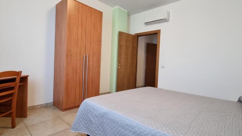 דירת חדר, Catona House