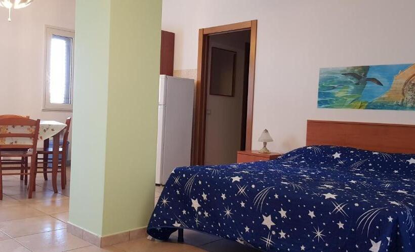 דירת חדר, Catona House