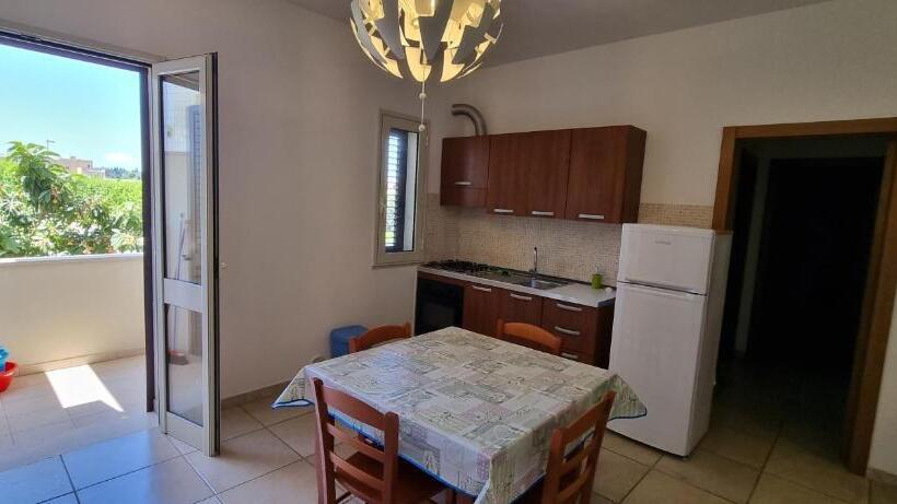 דירת חדר, Catona House