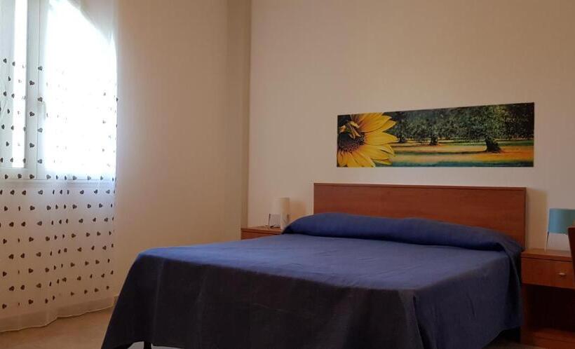 דירת שלושה חדרים, Catona House