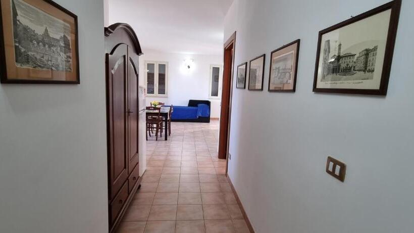 דירת חדר נוף לים, Catona House