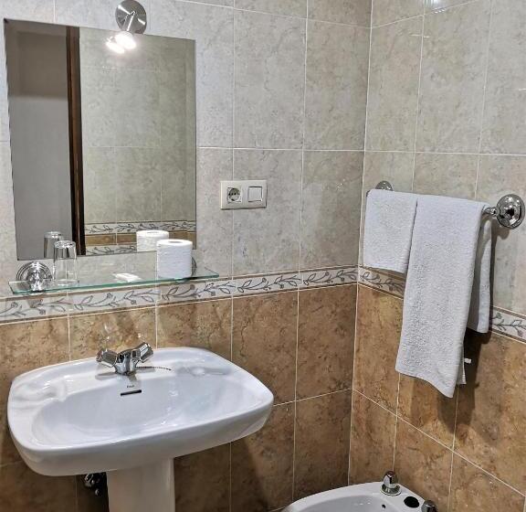 标准单人间, Hostal Madrid I