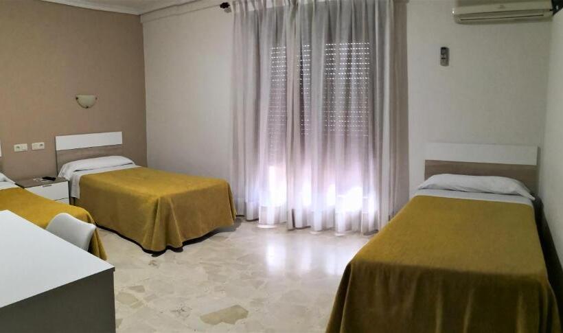 标准三人间, Hostal Madrid I