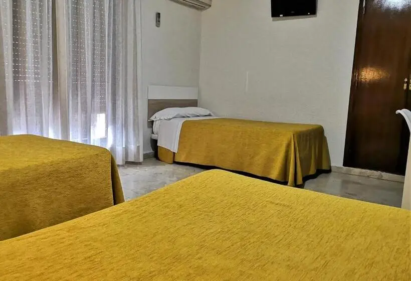 اتاق استاندارد سه نفره, Hostal Madrid I