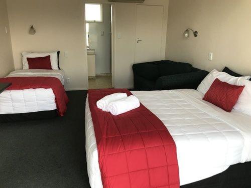 스탠다드 스튜디오, Ascot Oamaru Motel