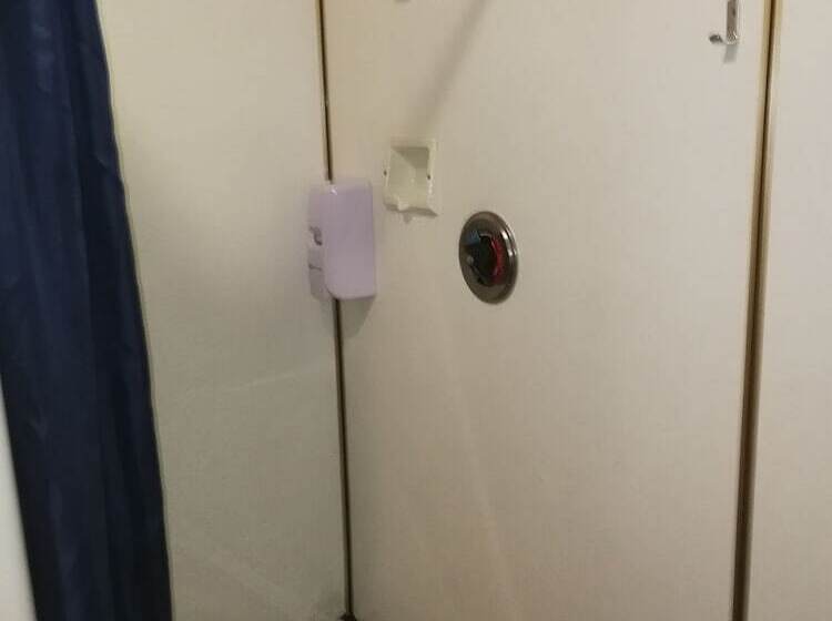 스탠다드 스튜디오, Ascot Oamaru Motel