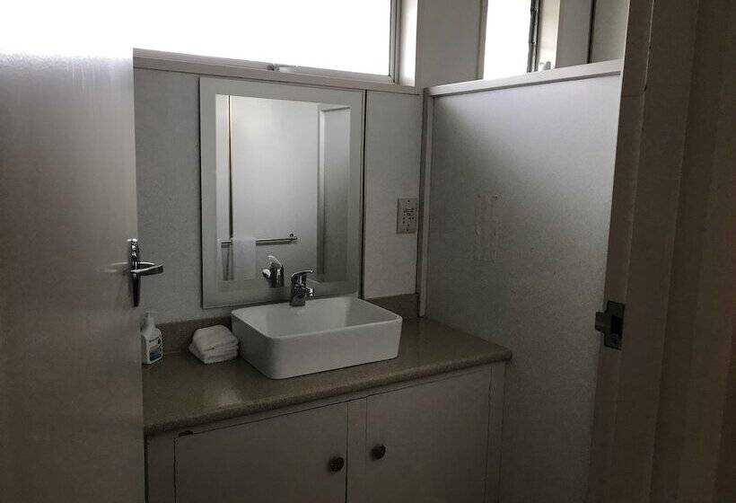 스탠다드 스튜디오, Ascot Oamaru Motel