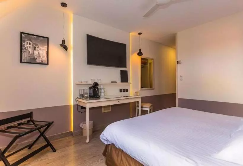 キングサイズベッドのスタンダードルーム, Cit Hotel   Hotel Le Cèdre