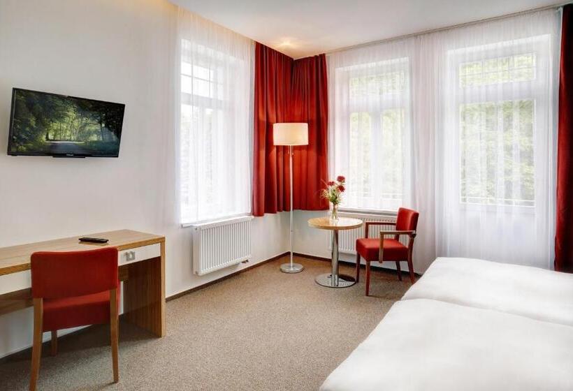 舒适型房间, Astoria