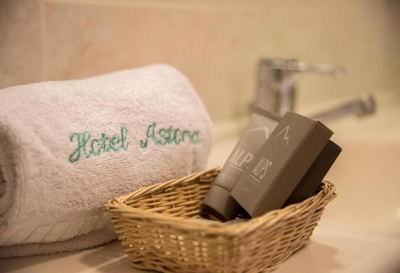 اتاق استاندارد در طبقه همکف, Astoria