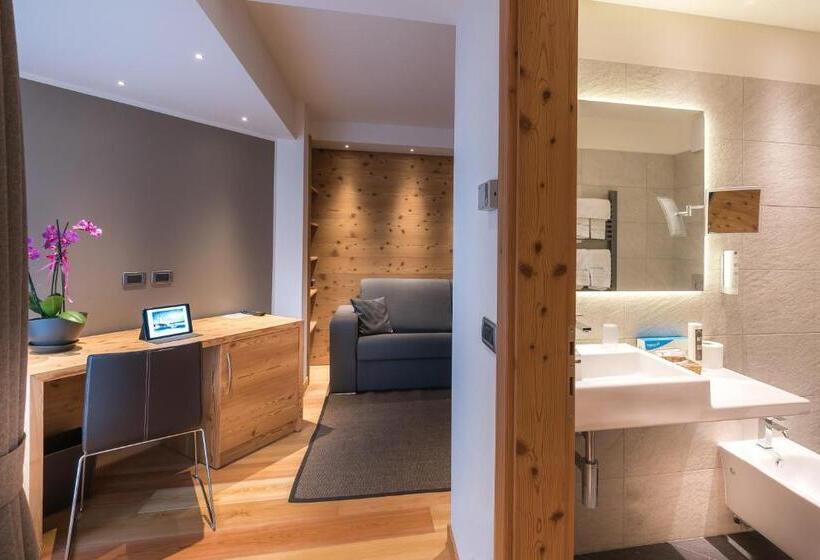 デラックススイート, Astoria