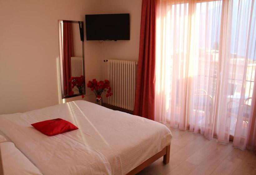 اتاق استاندارد با چشم‌انداز دریاچه, Casa Annita