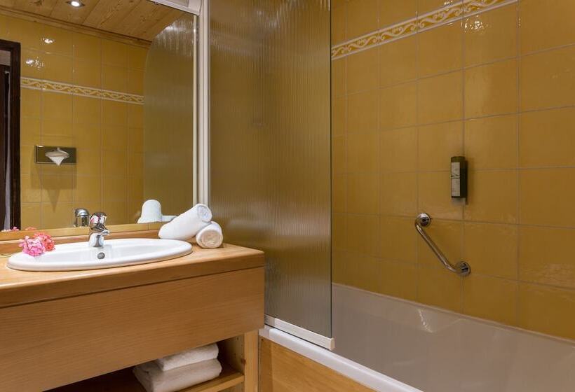 غرفة قياسية, Chalethôtel La Chemenaz, The Originals Relais