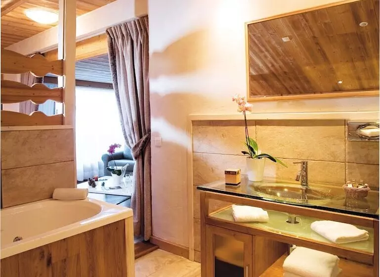 スイート, Chalethôtel La Chemenaz, The Originals Relais