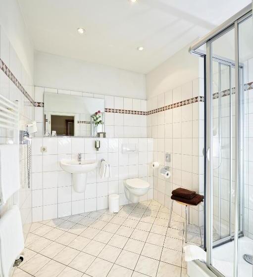 جناح جونيور, Graf Von Mansfeld