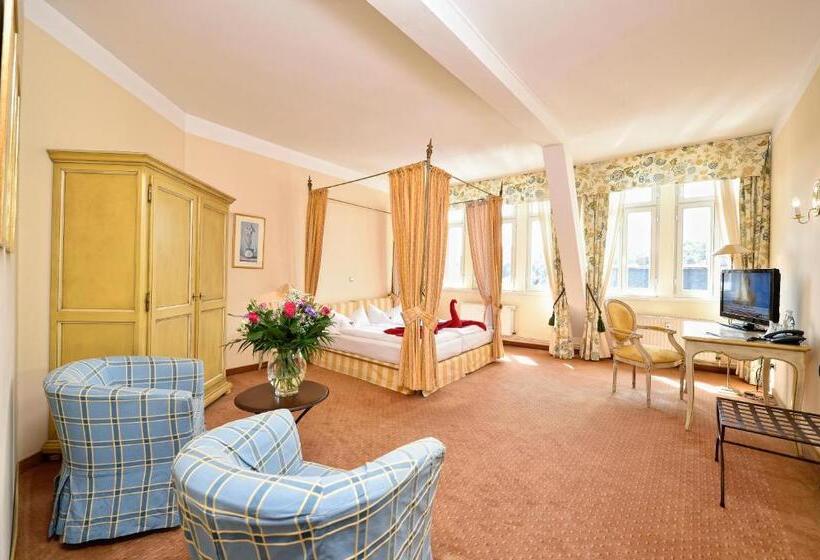 جناح جونيور, Graf Von Mansfeld