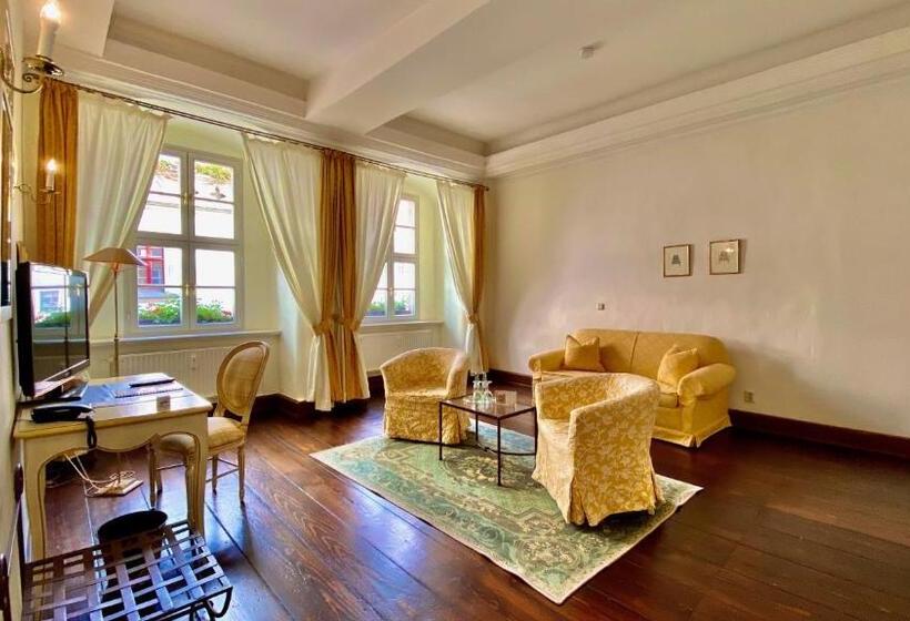 جناح, Graf Von Mansfeld